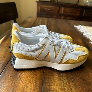 New Balance Intelligent Choice 327 sneakers. Yellow and white